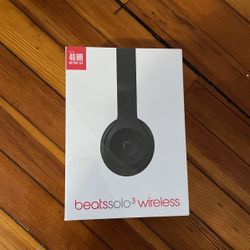 Beats Solo3 Wireless On-Ear Headphones - Gloss Black **299$ RETAIL**