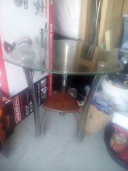 Nice Decorative Small Table And Mirror 