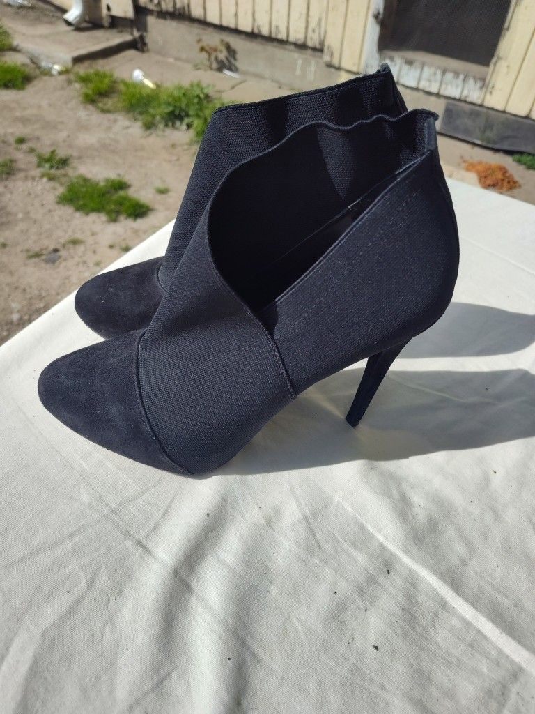 Jessica Simpson Neesha Black Suede Platform Bootie - size 9.5