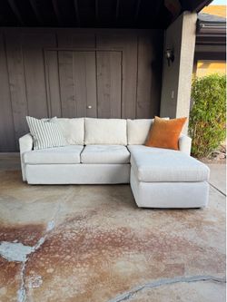 White ivory sectional ( delivery available )