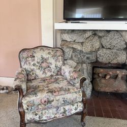 FREE VINTAGE CHAIR