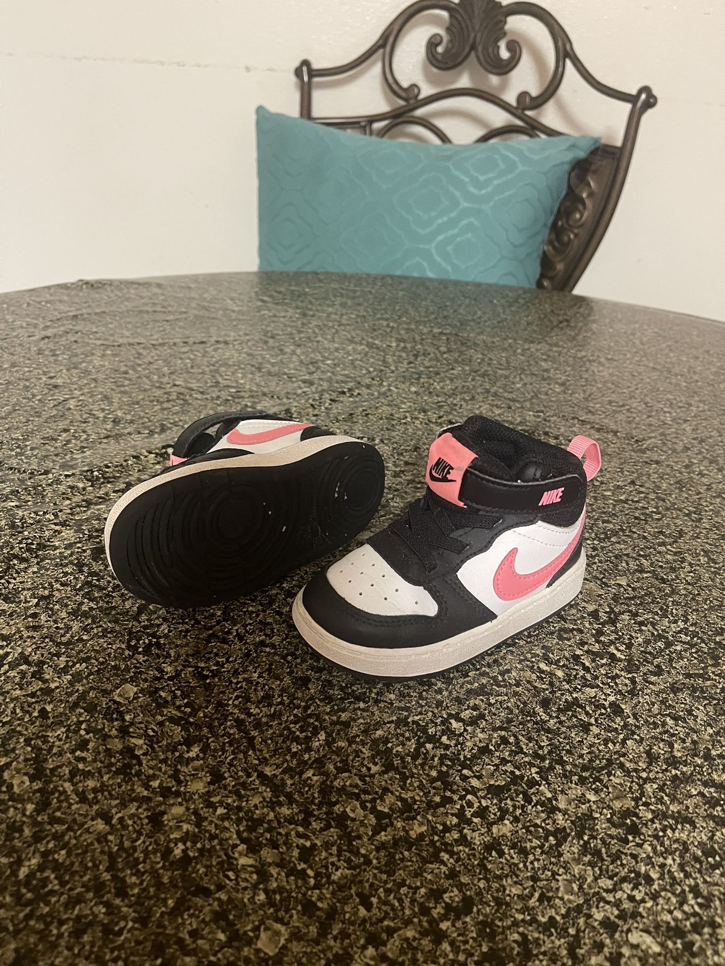 Toddler Shoes Read Description