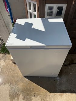 Insignia Chest Freezer