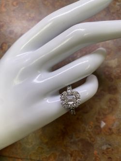 14k White Gold Halo Ring