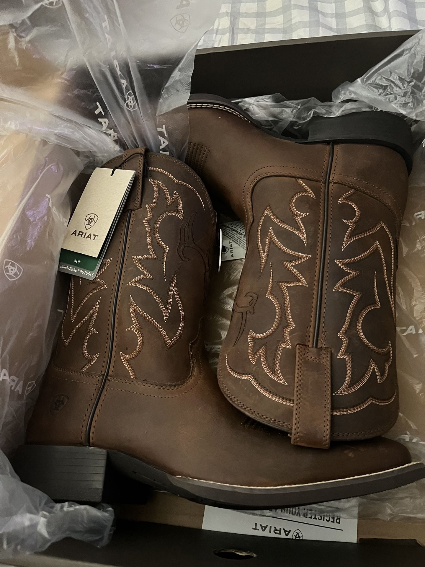 New Ariat Boots for Sale in Reedley, CA - OfferUp