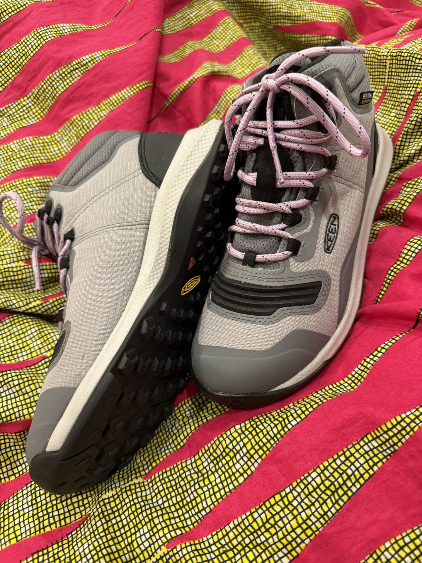 Keen Women’s Hiking Shoes Sz 7.5