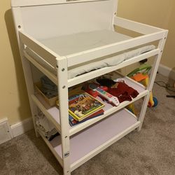 BABY CHANGING TABLE 