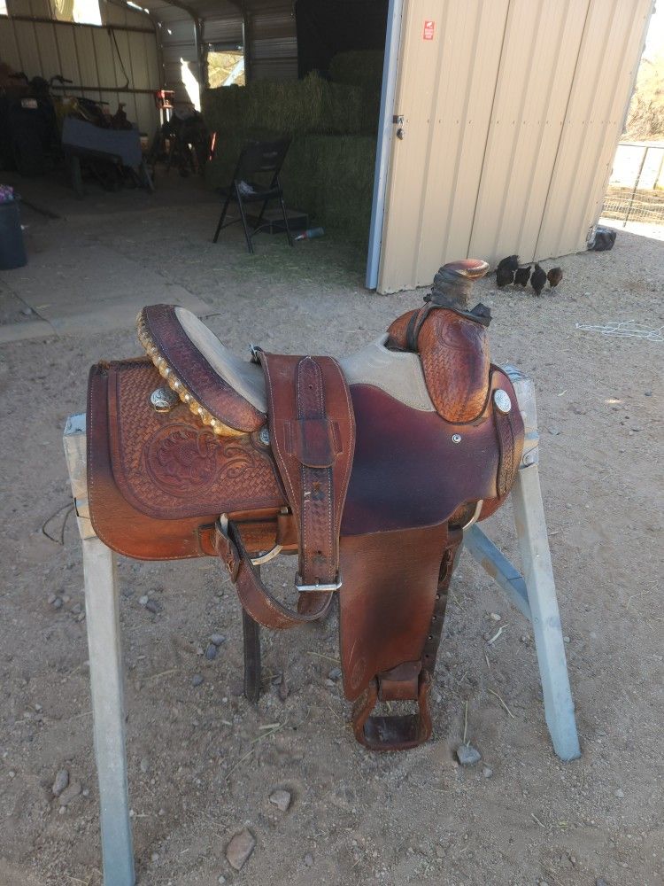 Roping Saddle CIRCLE Y