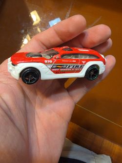 Hot Wheels Fire Rescue Car Toy Die-Cast 2012 Mattel Red/White
Good condition