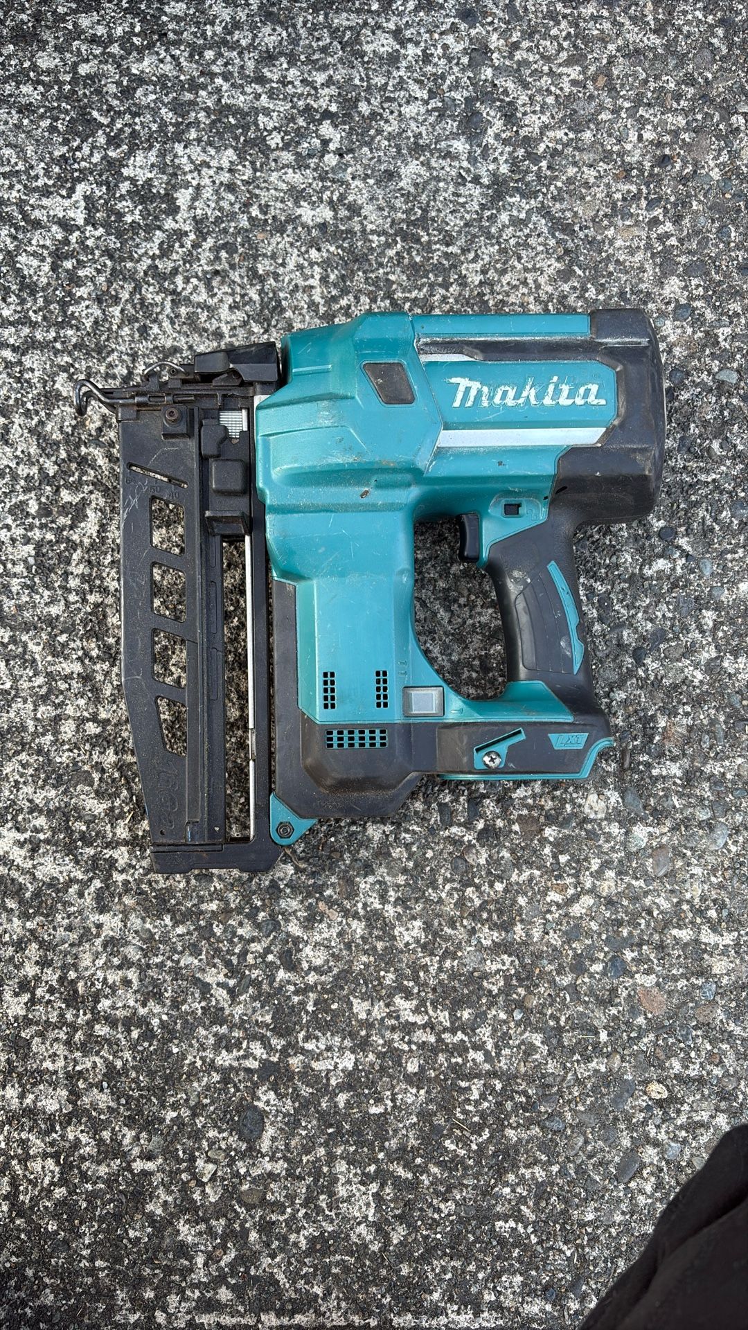 Makita Brad Nailer
