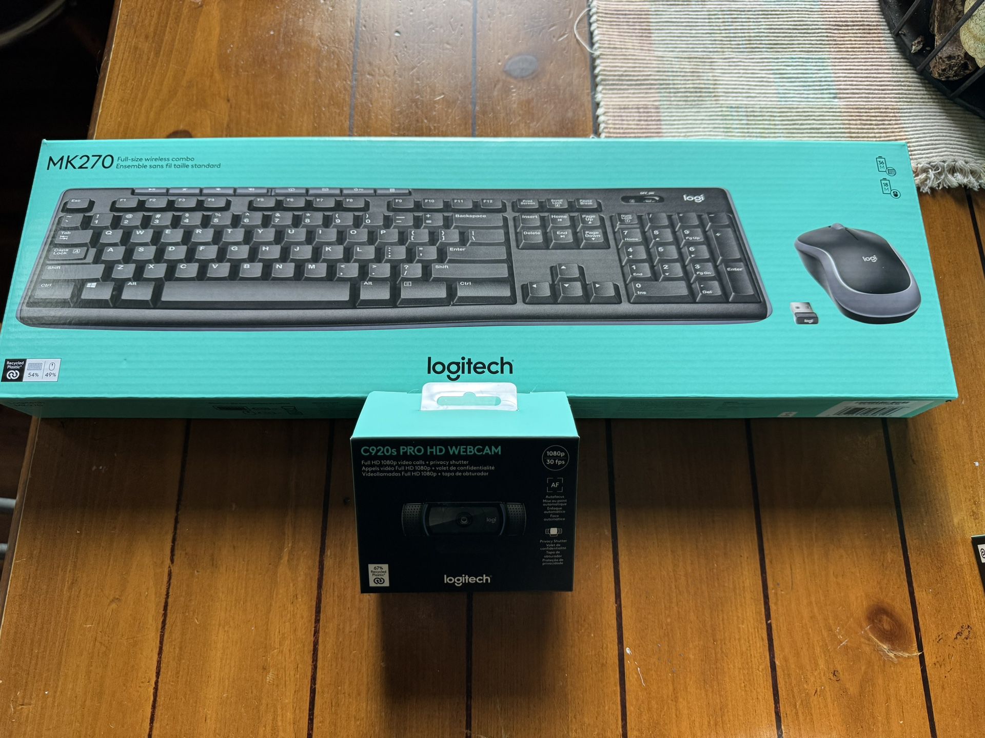 Logitech Wireless  Keyboard+mouse & HD Webcam $30 Combo Brand New 