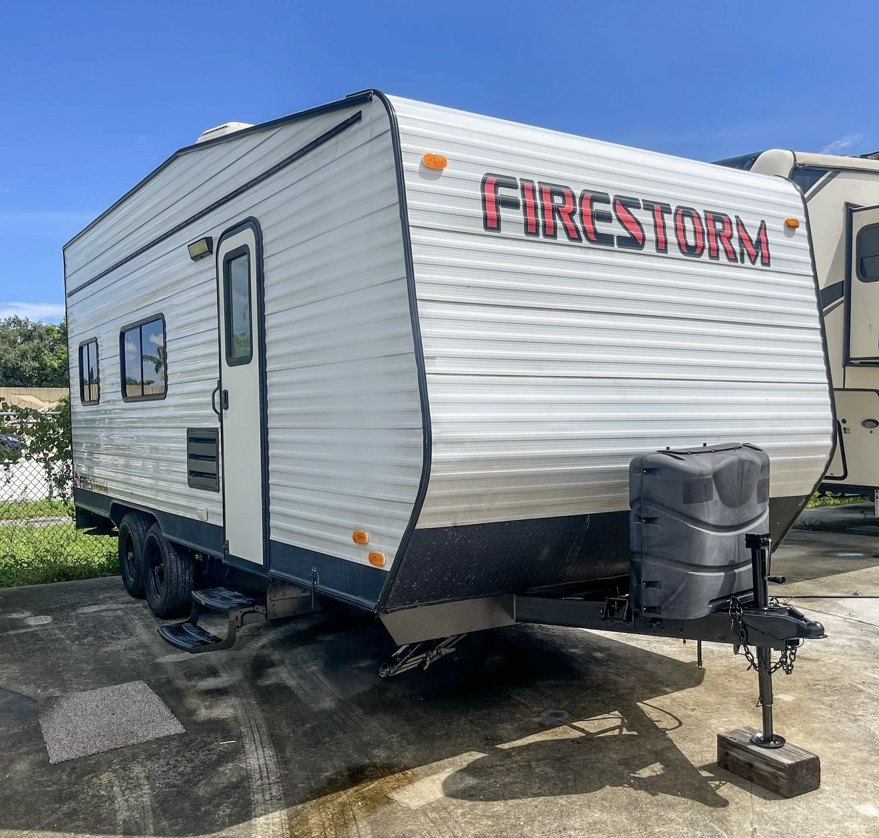 2016 Dune Sport Firestorm Toy Hauler 22 feet