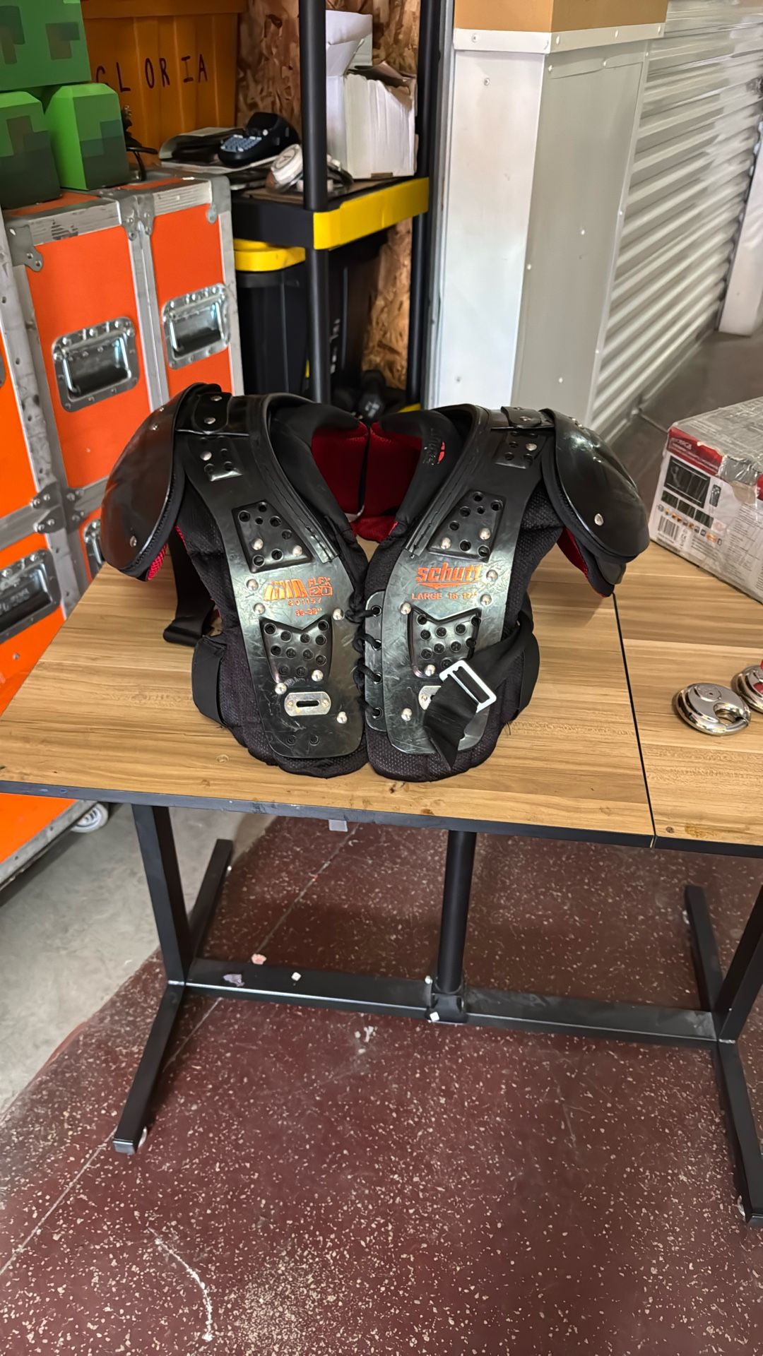 Schutt Mid Flex 2.0 youth football shoulder pads.