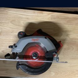 Milwaukee M18 Saw