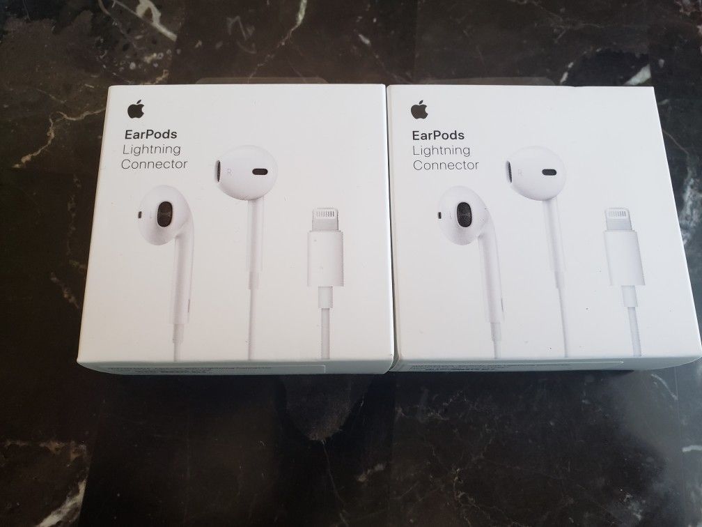 Apple earbuds set of two,original from apple