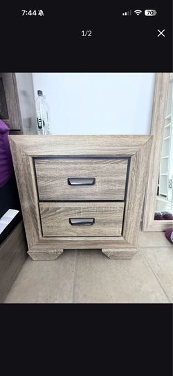 Bed side table