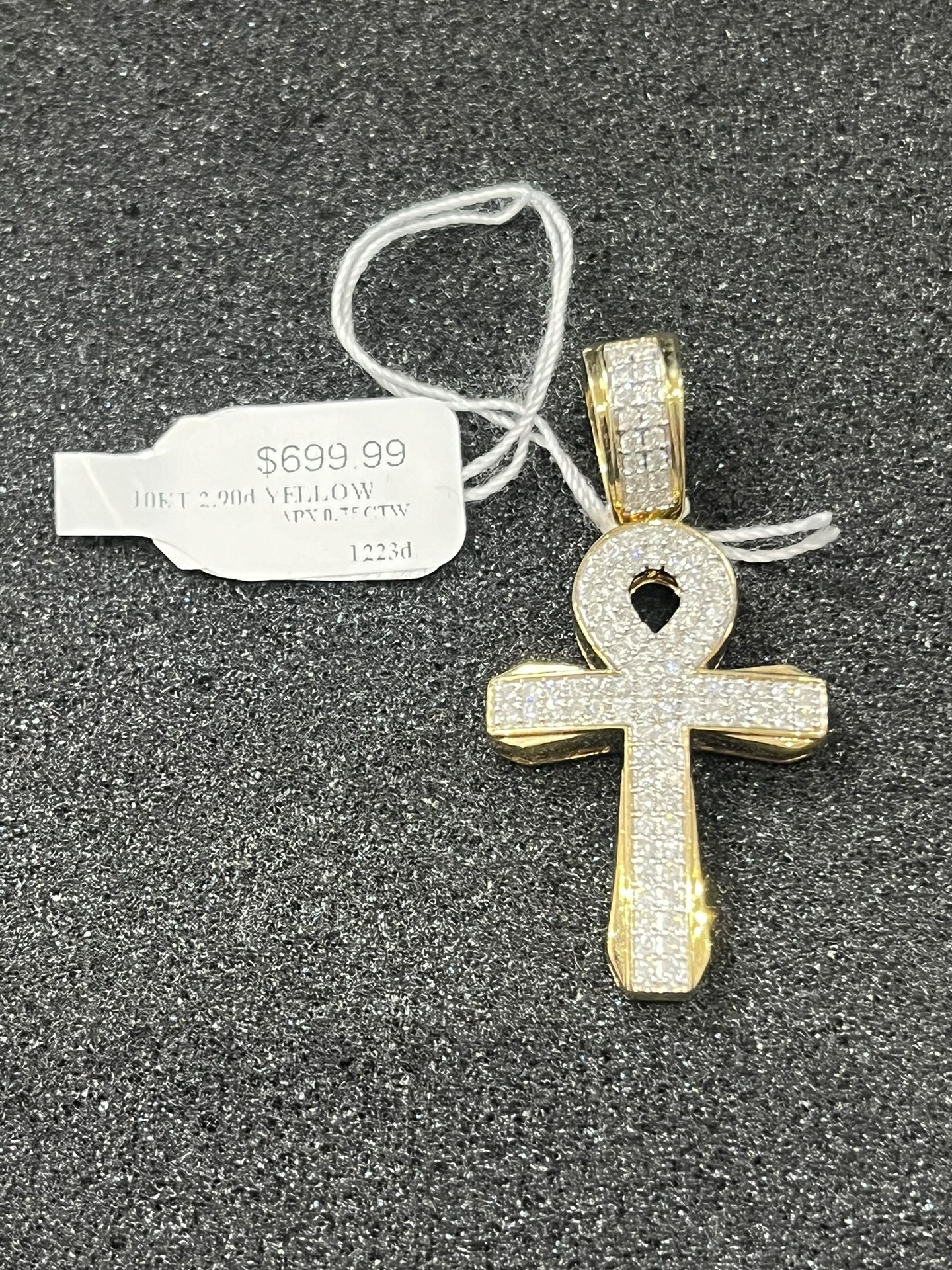 10k gold Ankh 4.6 grams with apx .75 ctw in natural Diamonds 837383 2