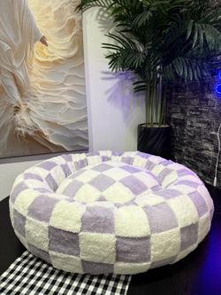 Stunning Bedsure Medium Size Lavender White Checkered Pet Bed! New! 💜🐾🧸