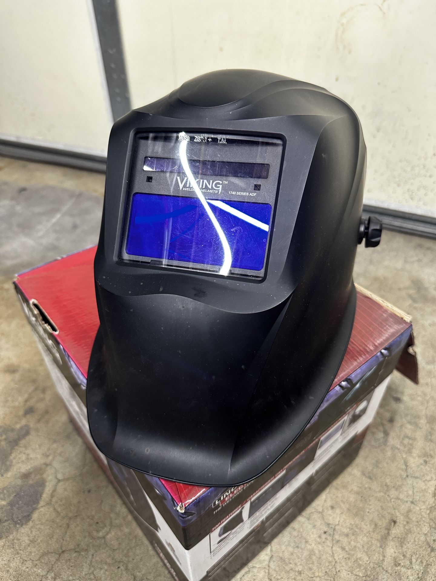 Lincoln Viking 1740 Welding Helmet