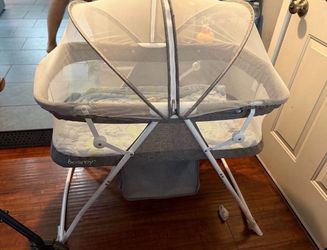 Besrey Baby Bassinet with Canopy