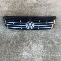 2012-2015 VOLKSWAGEN PASSAT FRONT UPPER GRILLE w EMBLEM FACTORY 2013 2014 NMS VW