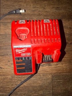 Milwaukee m12/m18 charger