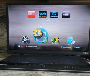Samsung BD-D5100 Blu-Ray DVD Player w/ original Remote HDMI Black