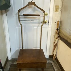 Vintage Mid-Century Gentleman’s Valet Chair – Storage Seat – Wood & Brass