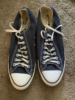 Men’s size 9.5 Navy Chuck Taylor’s (Converse)