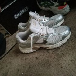 Nike Running Shoes 50$ 10.5