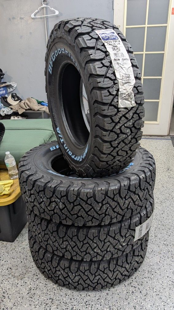 BFGoodrich KO3 Tires 225/75/16 - Brand New Set Of 4