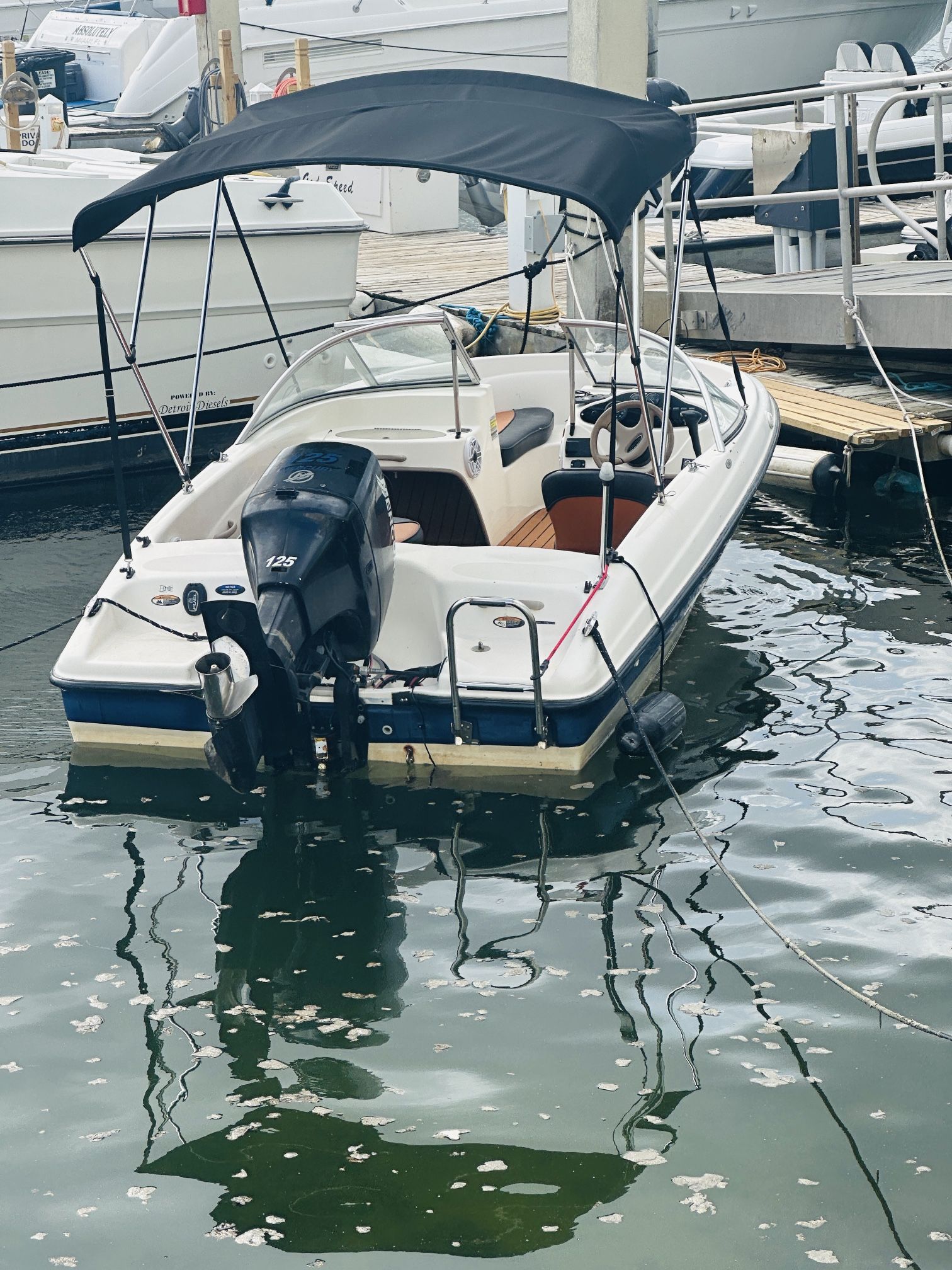 Fiberglass 17 ft runabout bow rider 2004 second owner,