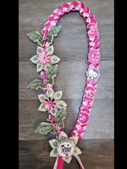 Hello kitty lei