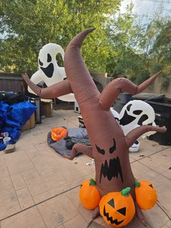 Halloween haunted tree inflatable