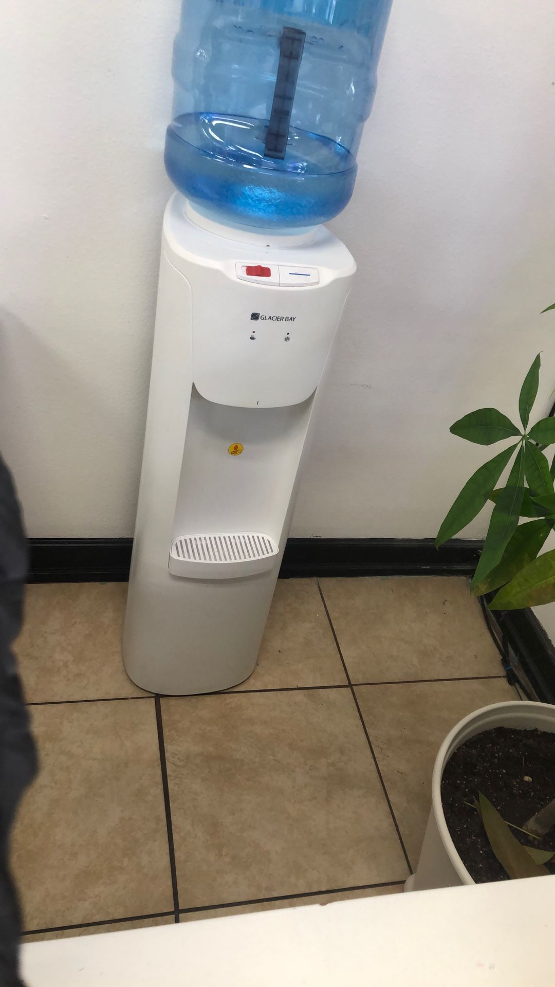 hot and cold water dispenser