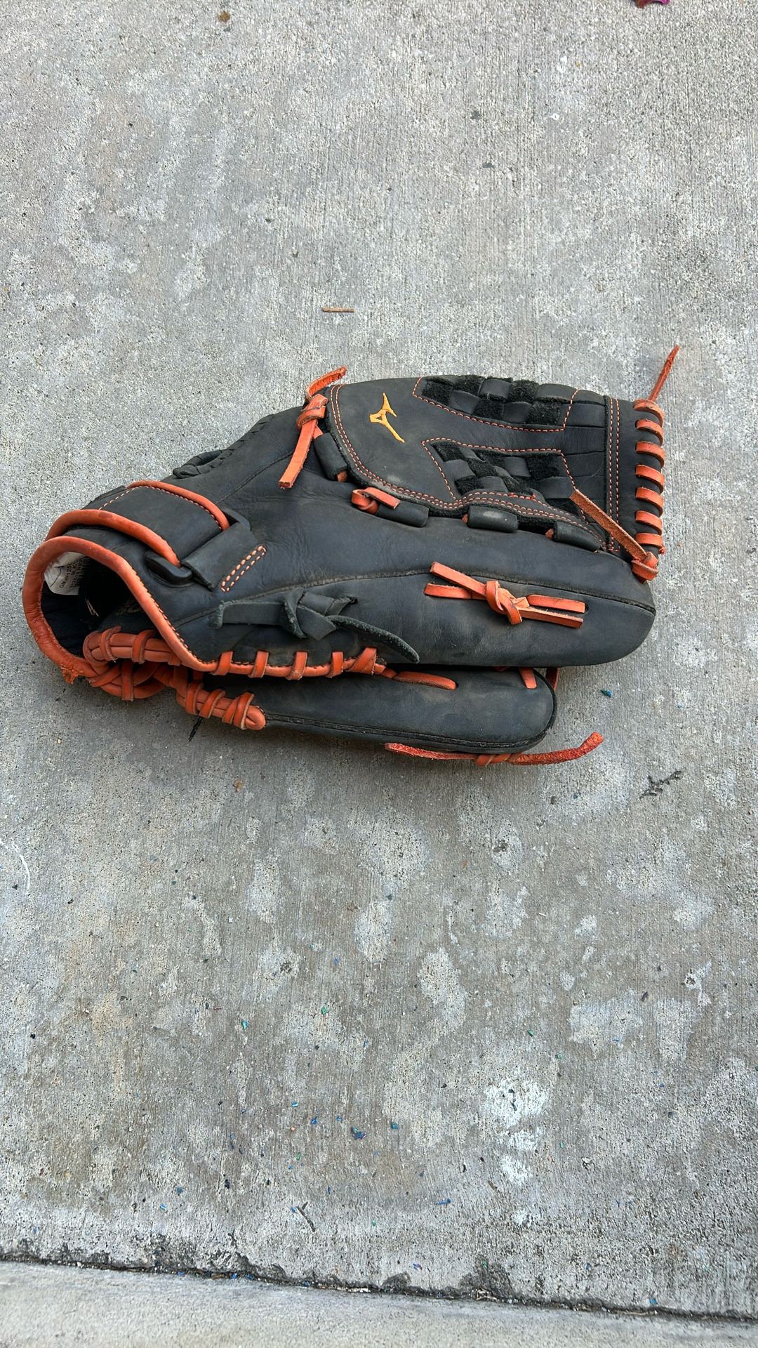 Fast pitch Softball Glove