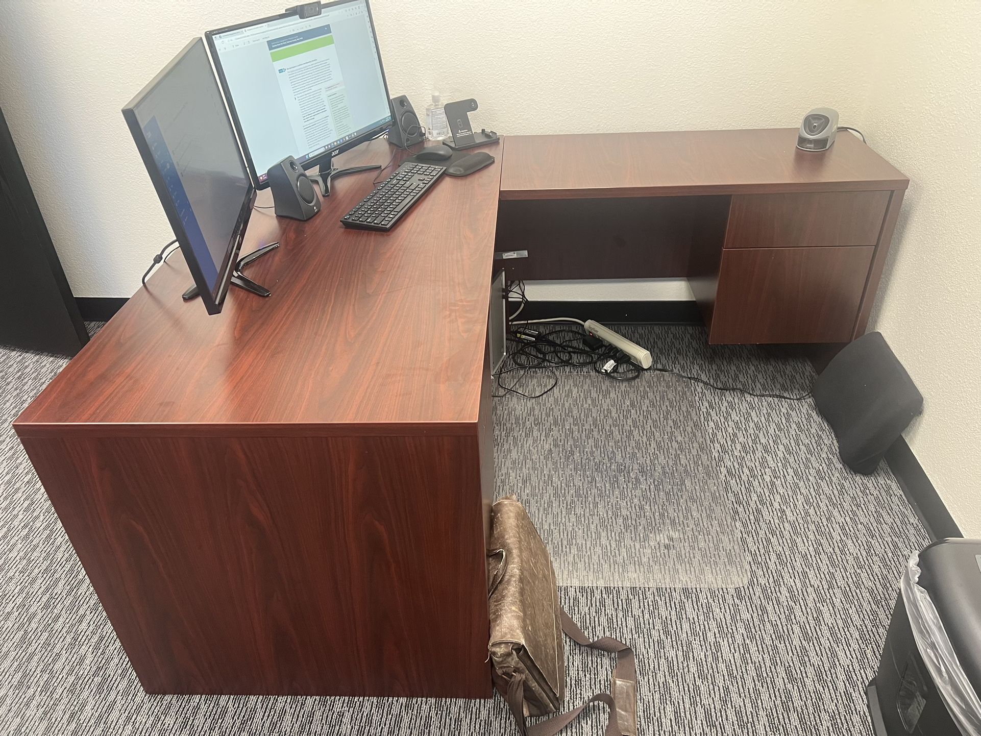 Free Office Desk for Sale in San Bernardino, CA OfferUp