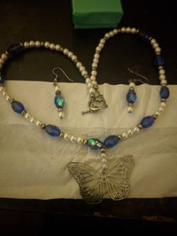 Adorable fashion choker with matching earrings