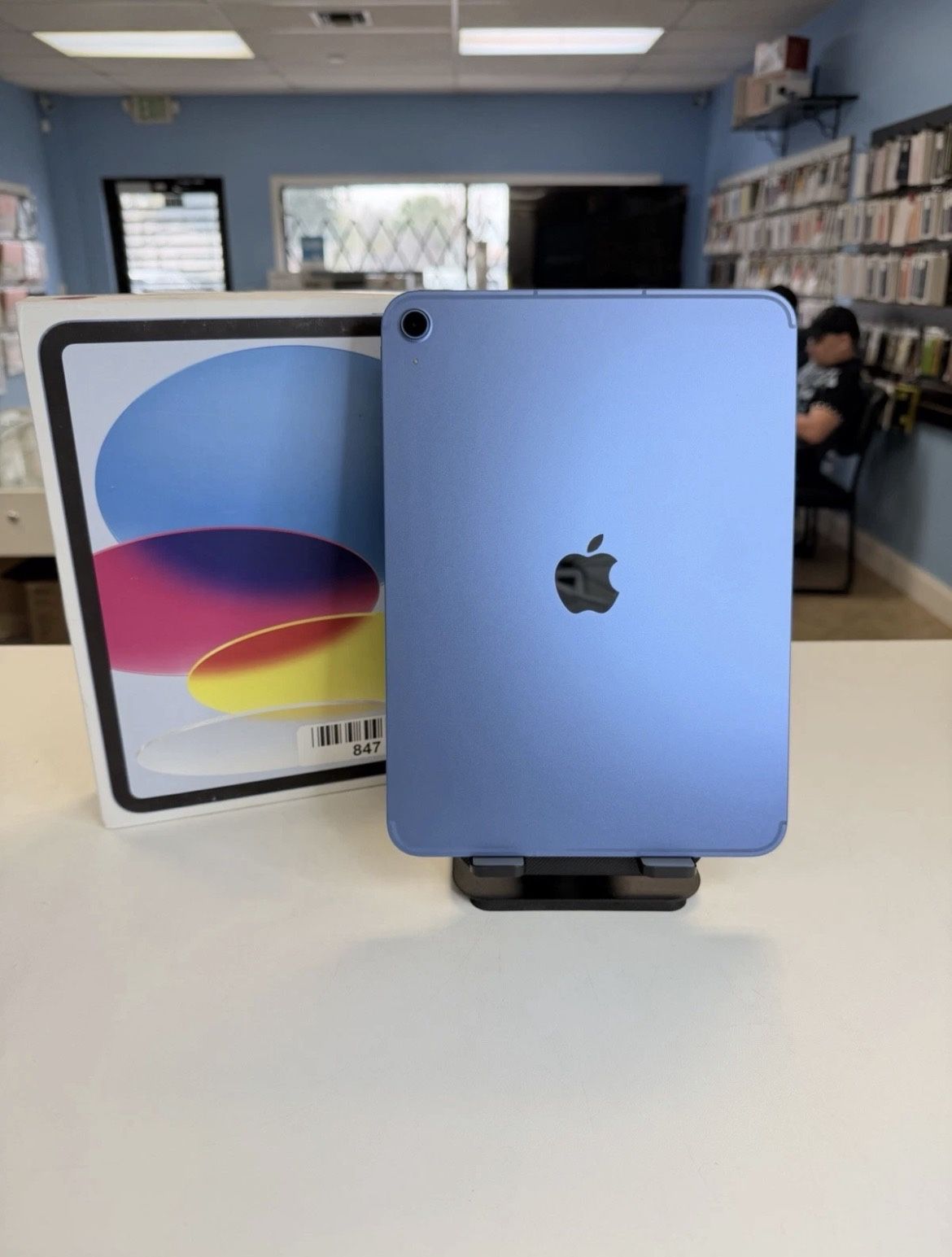 Blue iPad 11 WiFi +5G