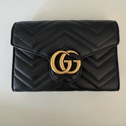 Excellent Condition Gucci GG Marmont Wallet On A Chain Bag
