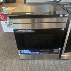 Samsung Bespoke 30" 6.3 cu. ft. 4 Burner Smart Slide-In INDUCTION Range with Air Fry and Anti-Scratch Glass Cooktop
