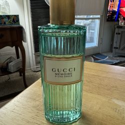 Gucci “Memoire D’une Odeur” Perfume