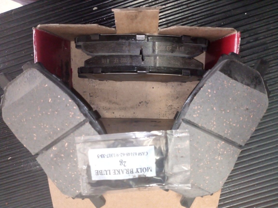Lexus rx330 rx350 rx400h Toyota Highlander brake pads