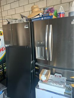 Nice!! Frigidaire Refrigerator