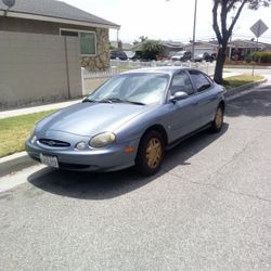 1999 Ford Taurus 