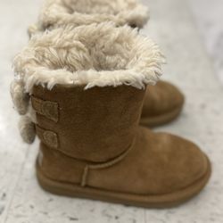 Ugg Bailey knit Bow Little Girl Size 12