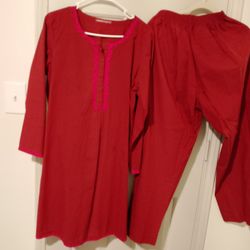 Woman Pakistani Shalwar Khmees 