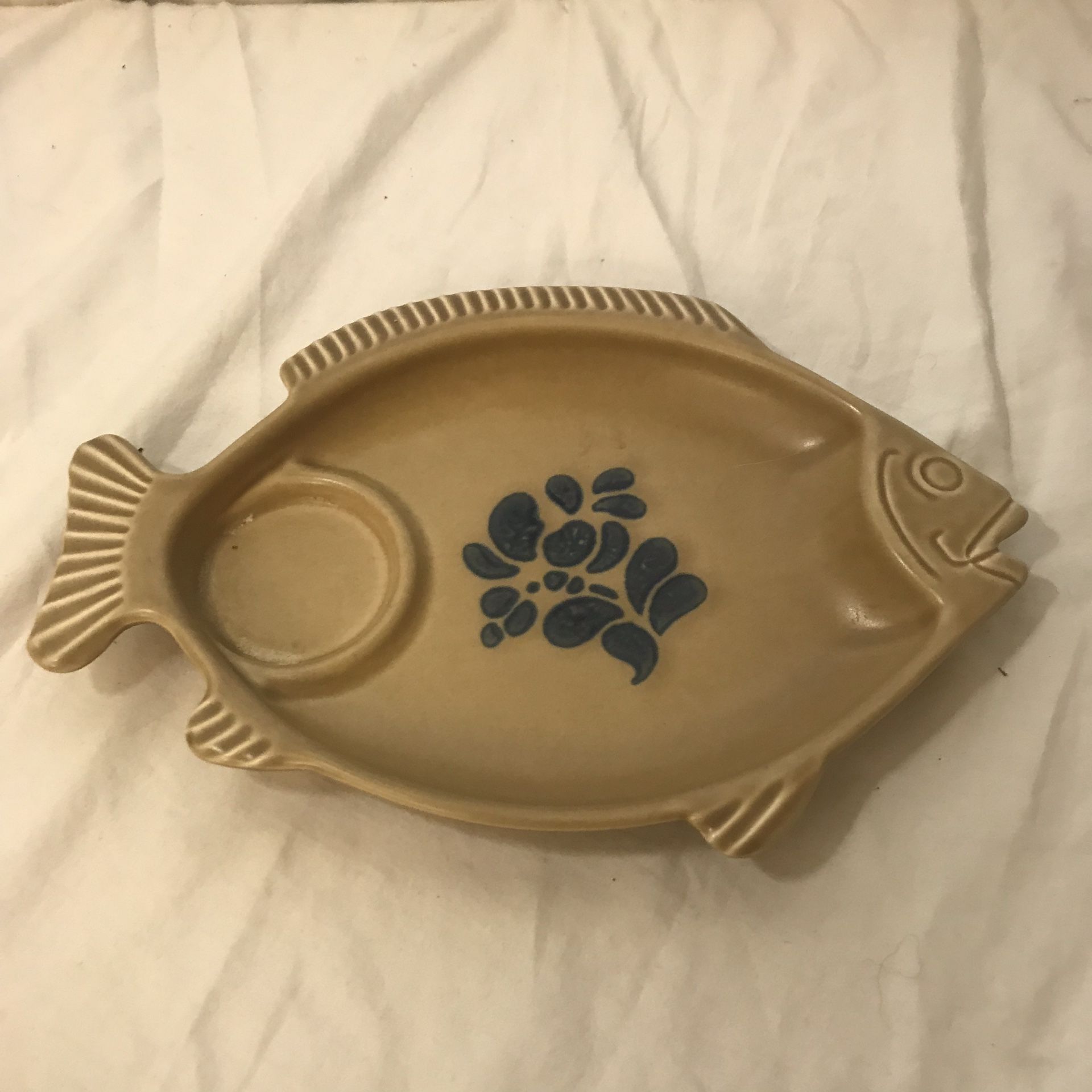 Vintage Folk Art Pfaltzgraff Seafood Server Fish Shaped Dish USA Stoneware Pottery