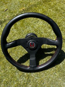 MOMO Steering Wheel w/ RASTP Quick Release & Hub