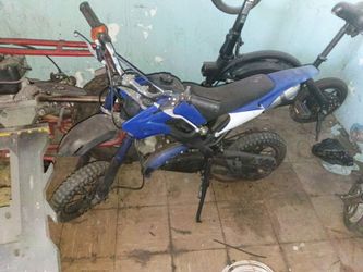 2-stroke little kids dirt bike runs perfect good condition no issues